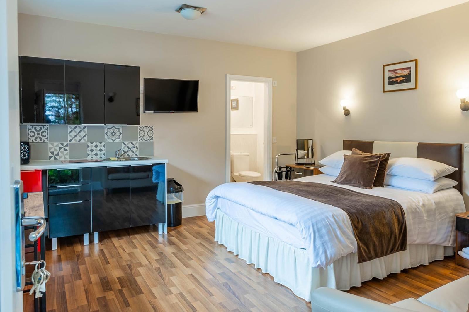 Windermere Studio Rooms - With Free Car Parking Onsite Dış mekan fotoğraf