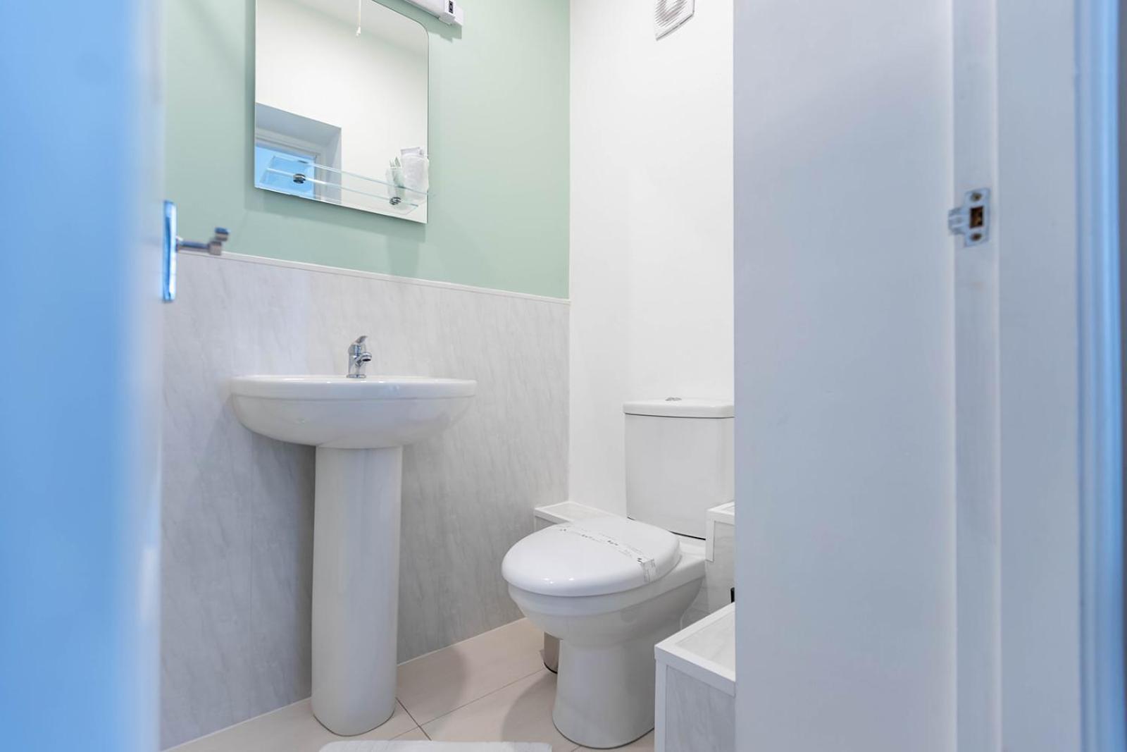 Windermere Studio Rooms - With Free Car Parking Onsite Dış mekan fotoğraf