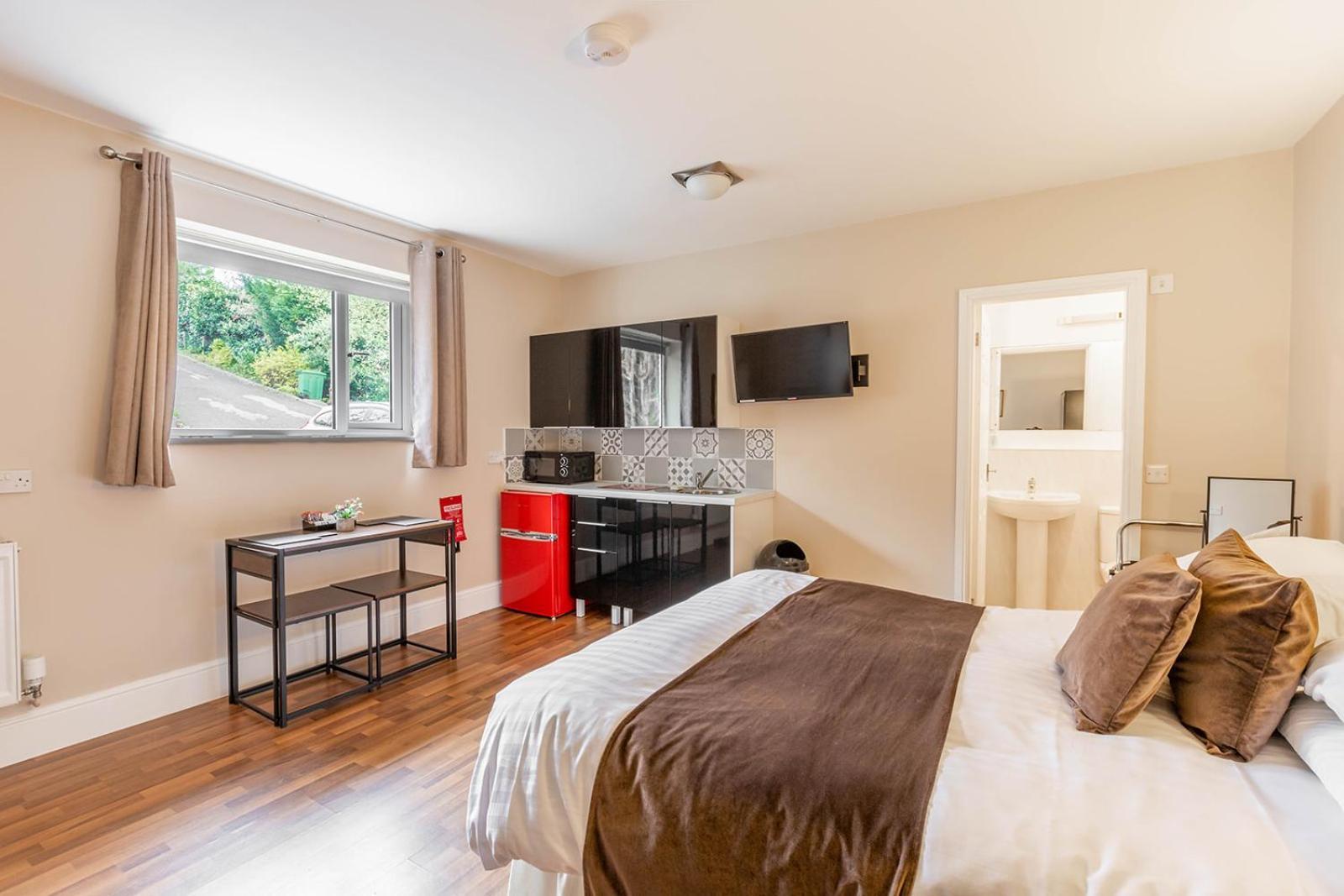 Windermere Studio Rooms - With Free Car Parking Onsite Dış mekan fotoğraf