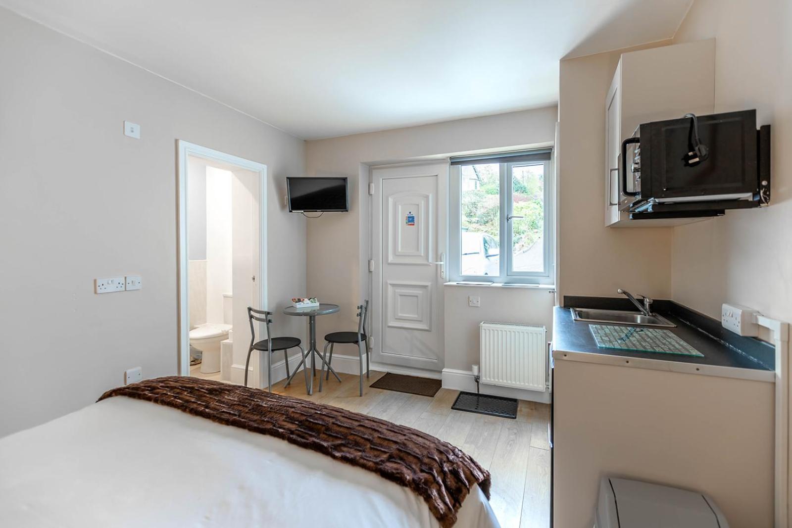 Windermere Studio Rooms - With Free Car Parking Onsite Dış mekan fotoğraf