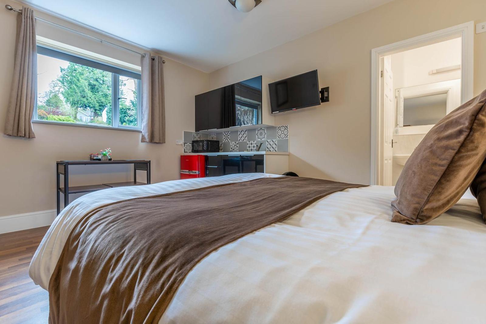 Windermere Studio Rooms - With Free Car Parking Onsite Dış mekan fotoğraf