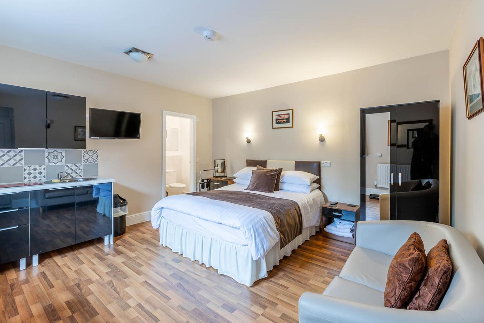 Windermere Studio Rooms - With Free Car Parking Onsite Dış mekan fotoğraf