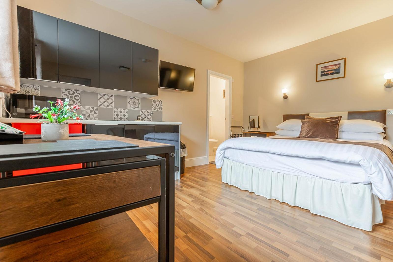 Windermere Studio Rooms - With Free Car Parking Onsite Dış mekan fotoğraf