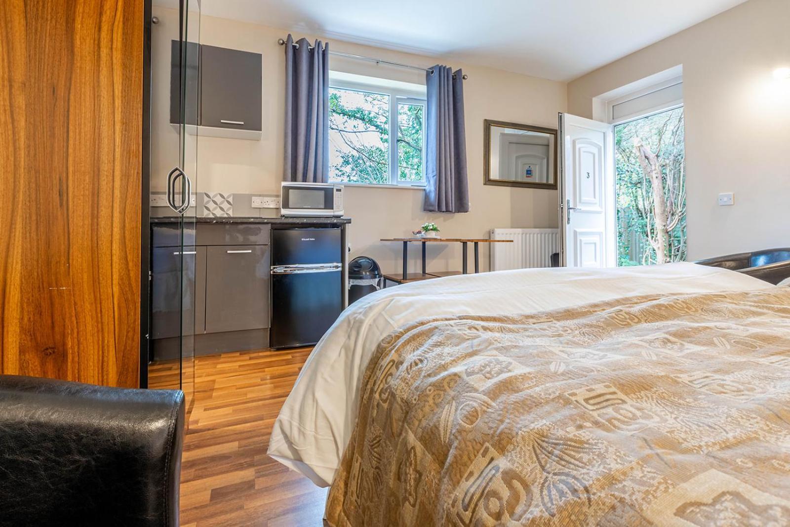 Windermere Studio Rooms - With Free Car Parking Onsite Dış mekan fotoğraf