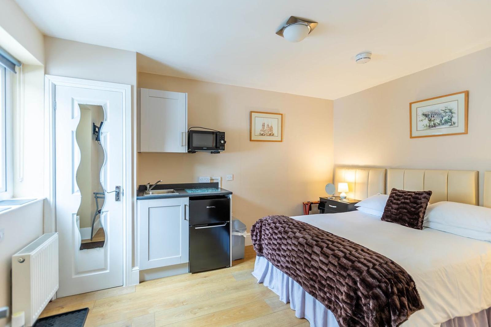 Windermere Studio Rooms - With Free Car Parking Onsite Dış mekan fotoğraf